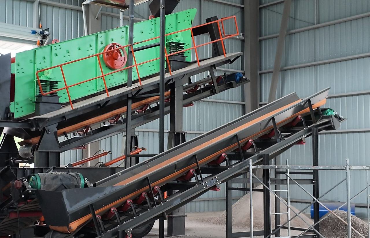 Conveyors and vibrating screen